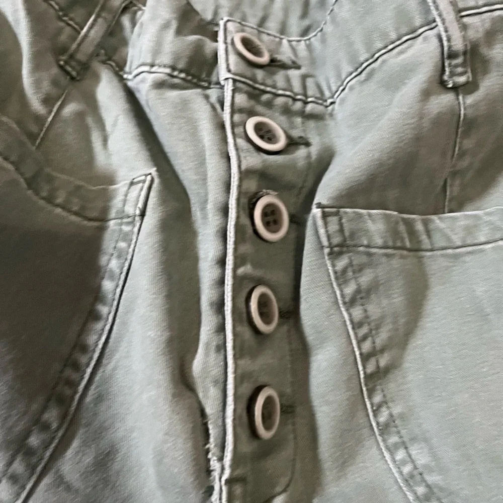 pistola cropped utility